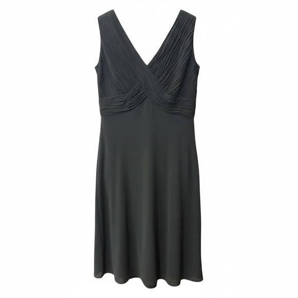 CHAPS Black Pleated Empire Waist Dress NWT Size 6 | Retail $90 - Picture 2 of 7